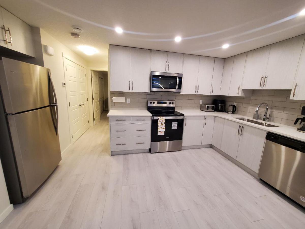 Ferienwohnung Cozy Rockland Park Unit+Parking YYC Exterior foto