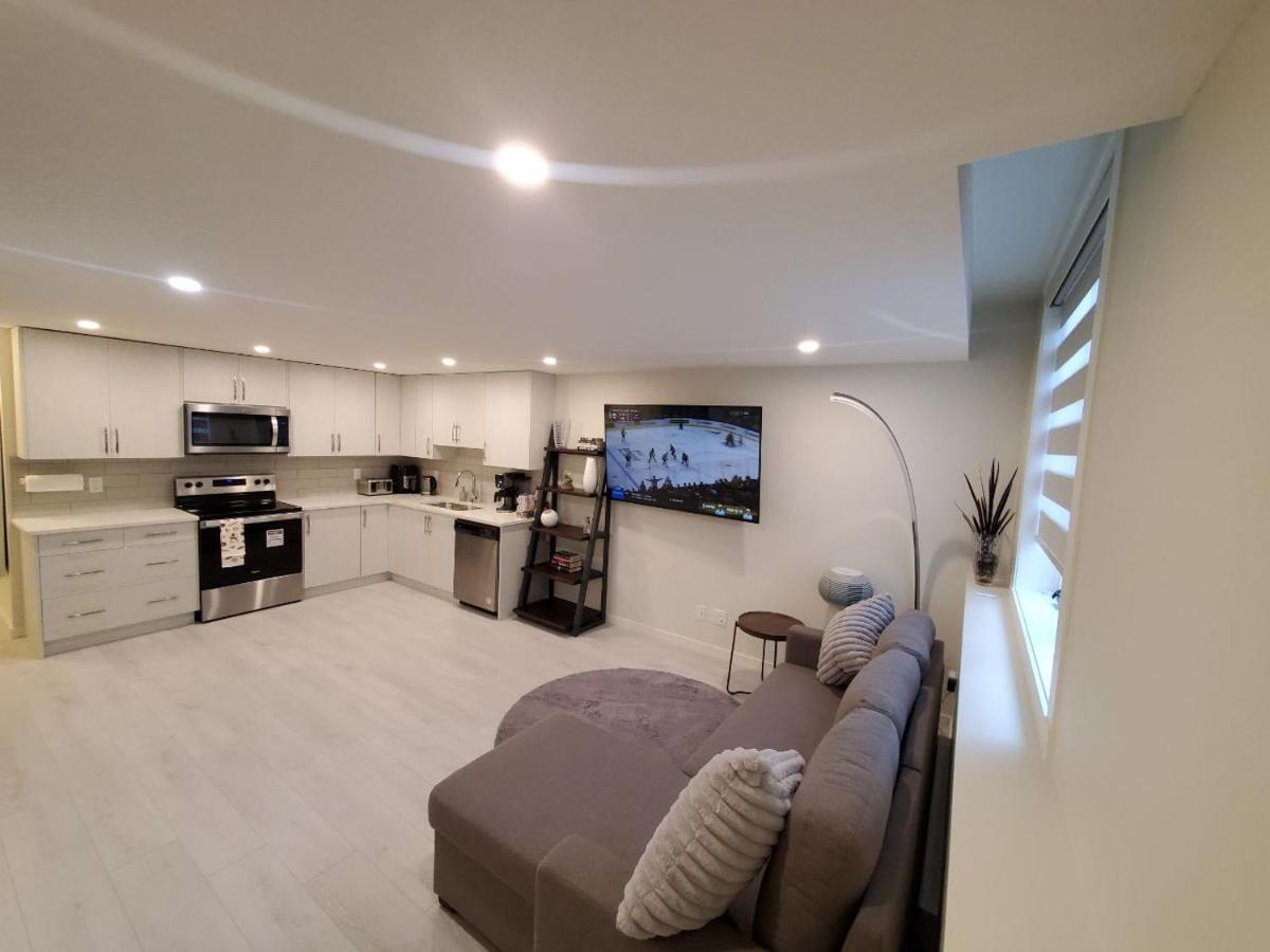 Ferienwohnung Cozy Rockland Park Unit+Parking YYC Exterior foto