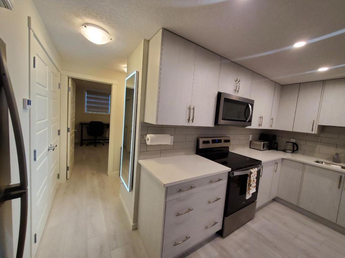 Ferienwohnung Cozy Rockland Park Unit+Parking YYC Exterior foto