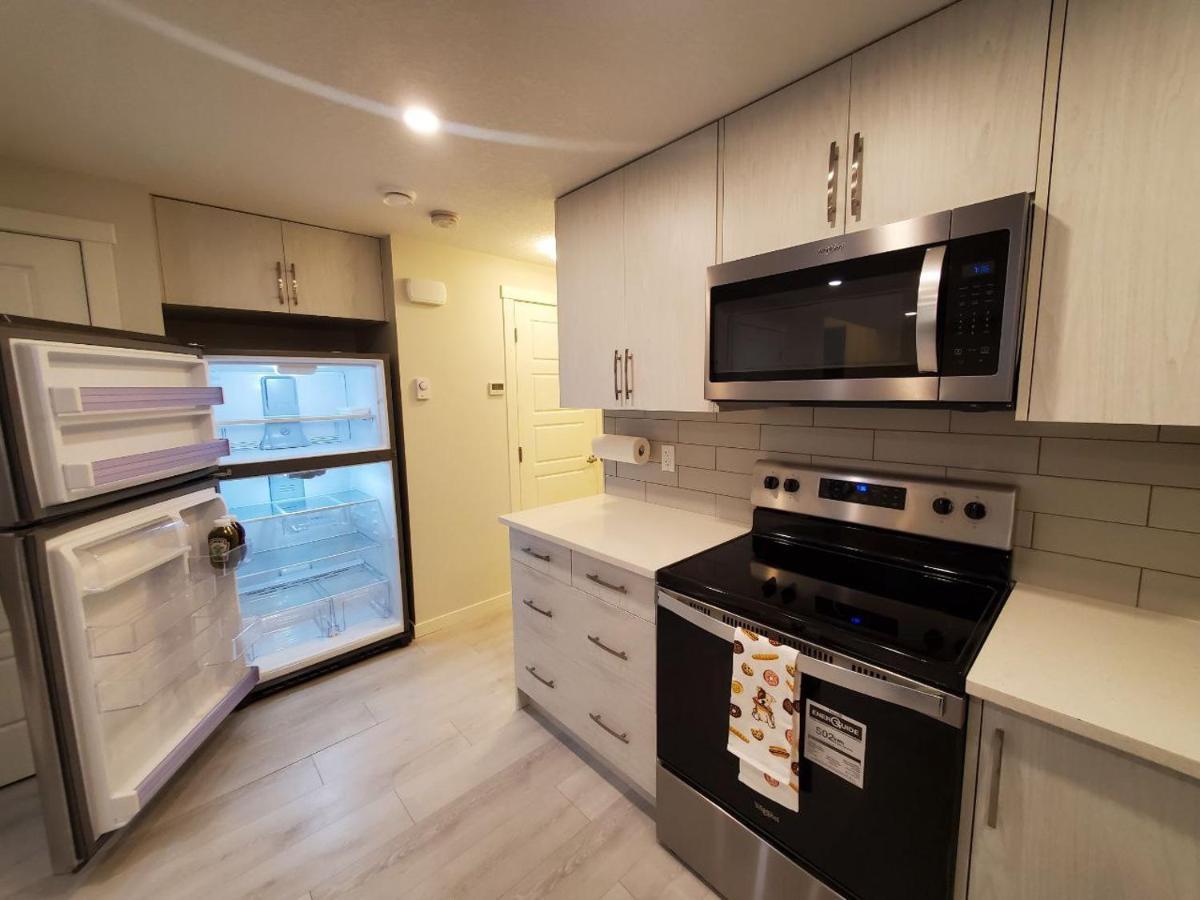 Ferienwohnung Cozy Rockland Park Unit+Parking YYC Exterior foto